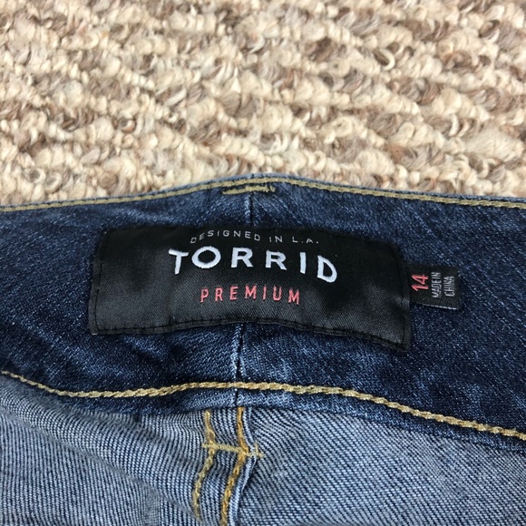 SOLD ❗️Torrid Distressed Jegging Capris Size 14 - Picture 6 of 8